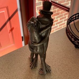 Frog statue
